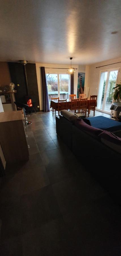 1 Chambre Privative Avec Bureau Et Cuisine Dans Maison 105 M2 Montfaucon Montfaucon  Buitenkant foto