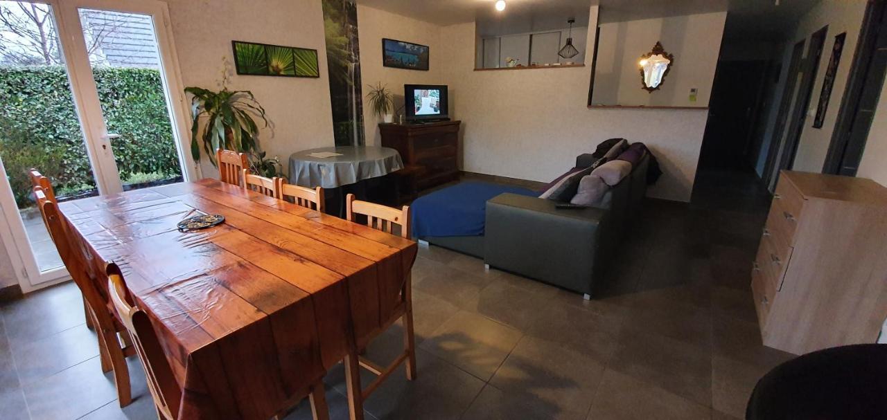 1 Chambre Privative Avec Bureau Et Cuisine Dans Maison 105 M2 Montfaucon Montfaucon  Buitenkant foto