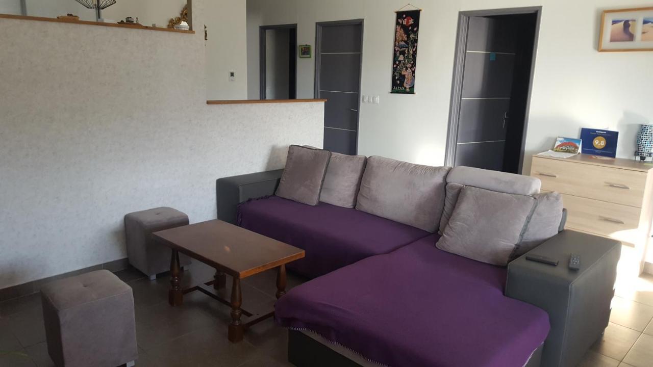 1 Chambre Privative Avec Bureau Et Cuisine Dans Maison 105 M2 Montfaucon Montfaucon  Buitenkant foto