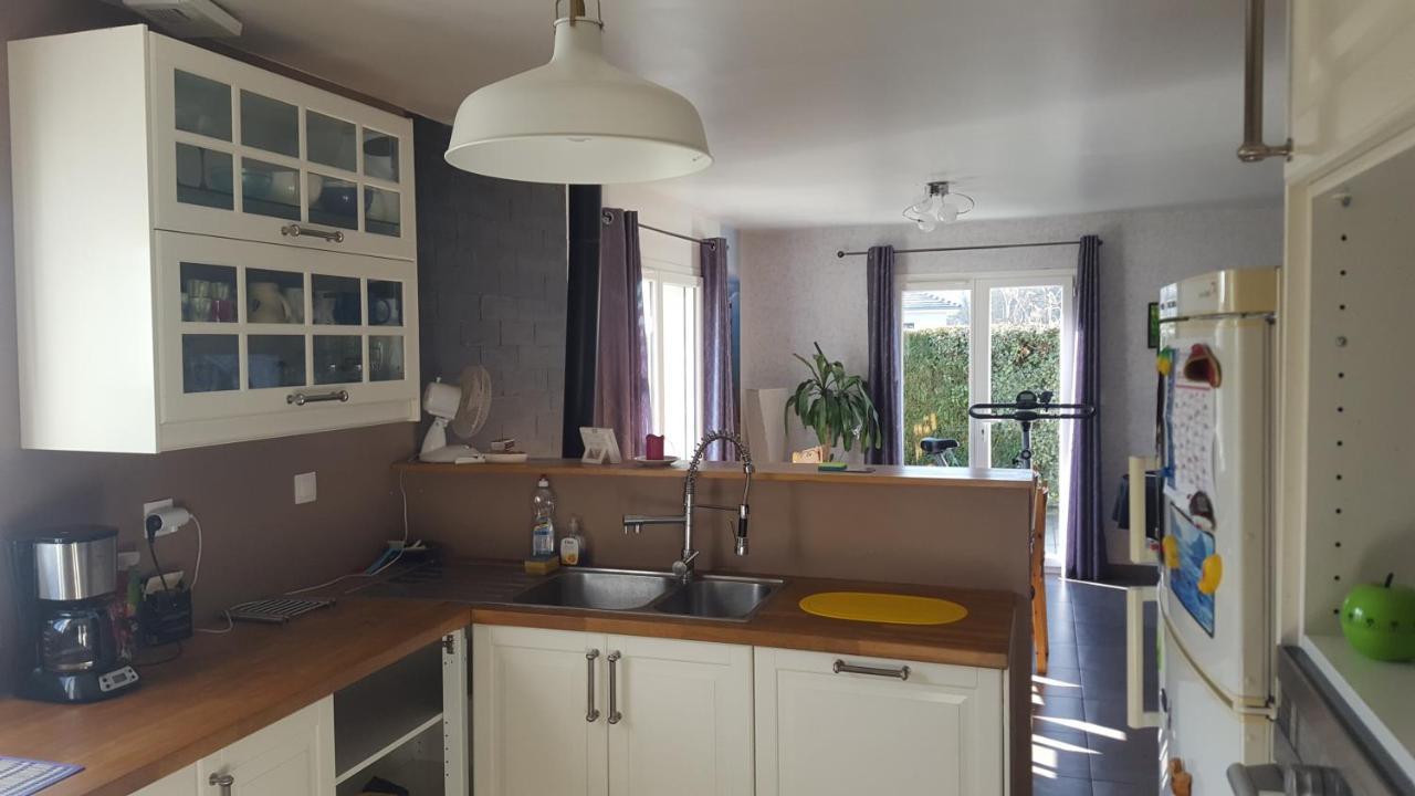 1 Chambre Privative Avec Bureau Et Cuisine Dans Maison 105 M2 Montfaucon Montfaucon  Buitenkant foto