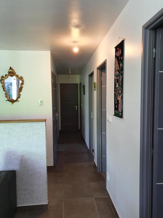 1 Chambre Privative Avec Bureau Et Cuisine Dans Maison 105 M2 Montfaucon Montfaucon  Buitenkant foto
