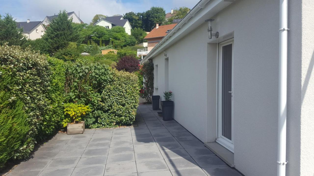 1 Chambre Privative Avec Bureau Et Cuisine Dans Maison 105 M2 Montfaucon Montfaucon  Buitenkant foto