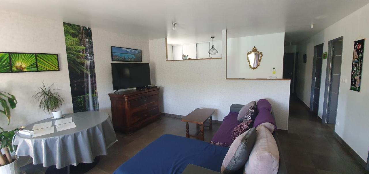 1 Chambre Privative Avec Bureau Et Cuisine Dans Maison 105 M2 Montfaucon Montfaucon  Buitenkant foto
