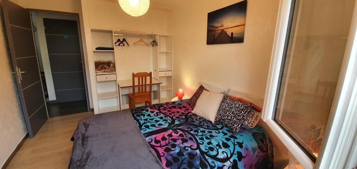 1 Chambre Privative Avec Bureau Et Cuisine Dans Maison 105 M2 Montfaucon Montfaucon  Buitenkant foto