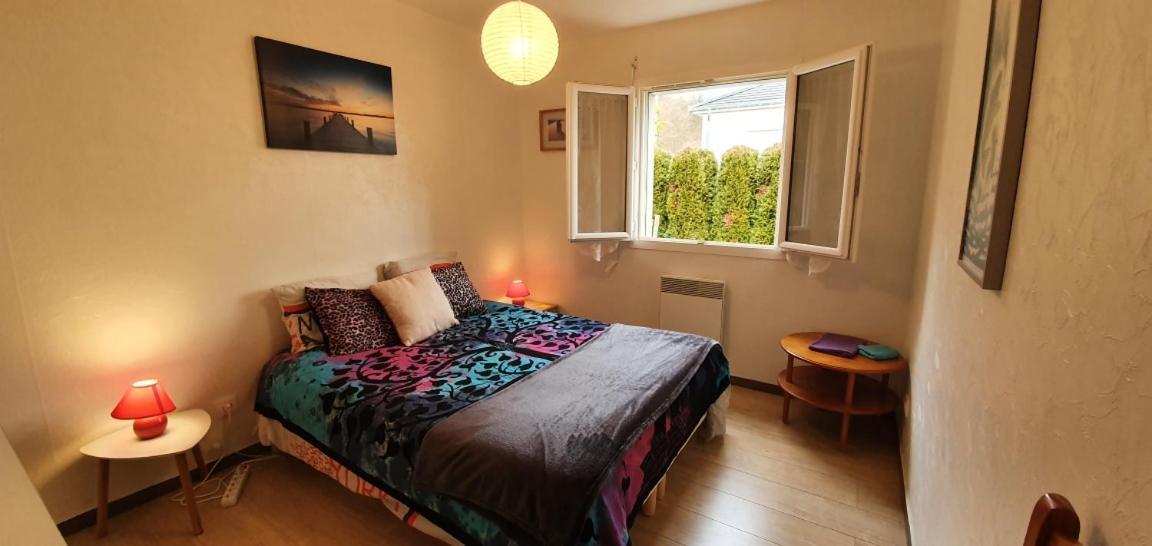 1 Chambre Privative Avec Bureau Et Cuisine Dans Maison 105 M2 Montfaucon Montfaucon  Buitenkant foto