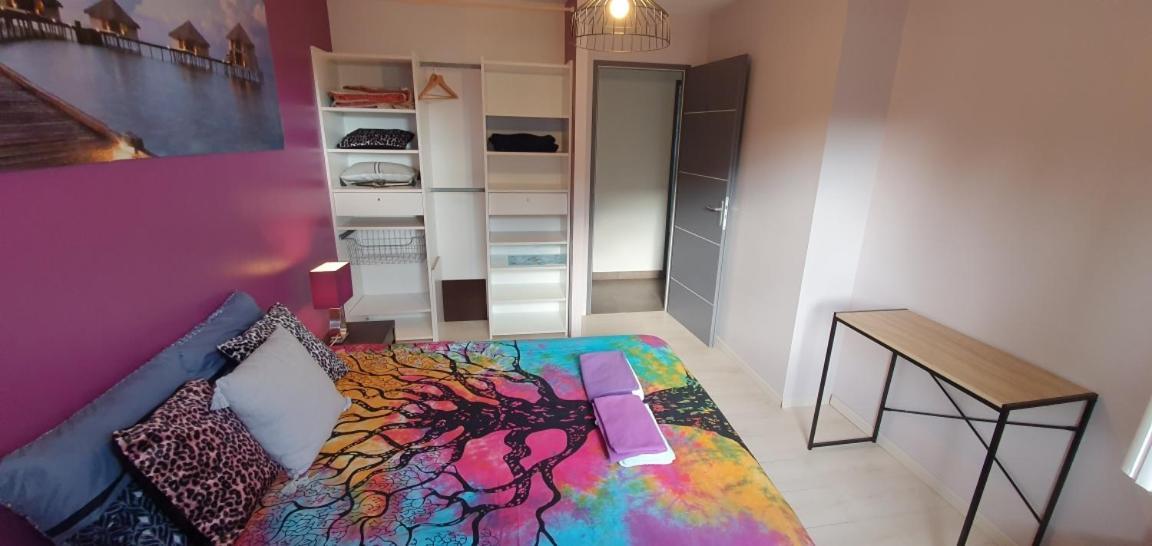 1 Chambre Privative Avec Bureau Et Cuisine Dans Maison 105 M2 Montfaucon Montfaucon  Buitenkant foto